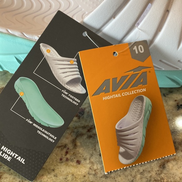 NWT Avis Hightail slide sandals . - Picture 2 of 3